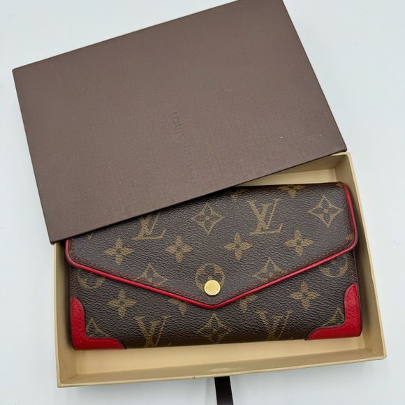 Louis Vuitton - Authentic-Sarah Retiro Mono / Red Trim Long wallet w/ Box - Picture 2 of 15